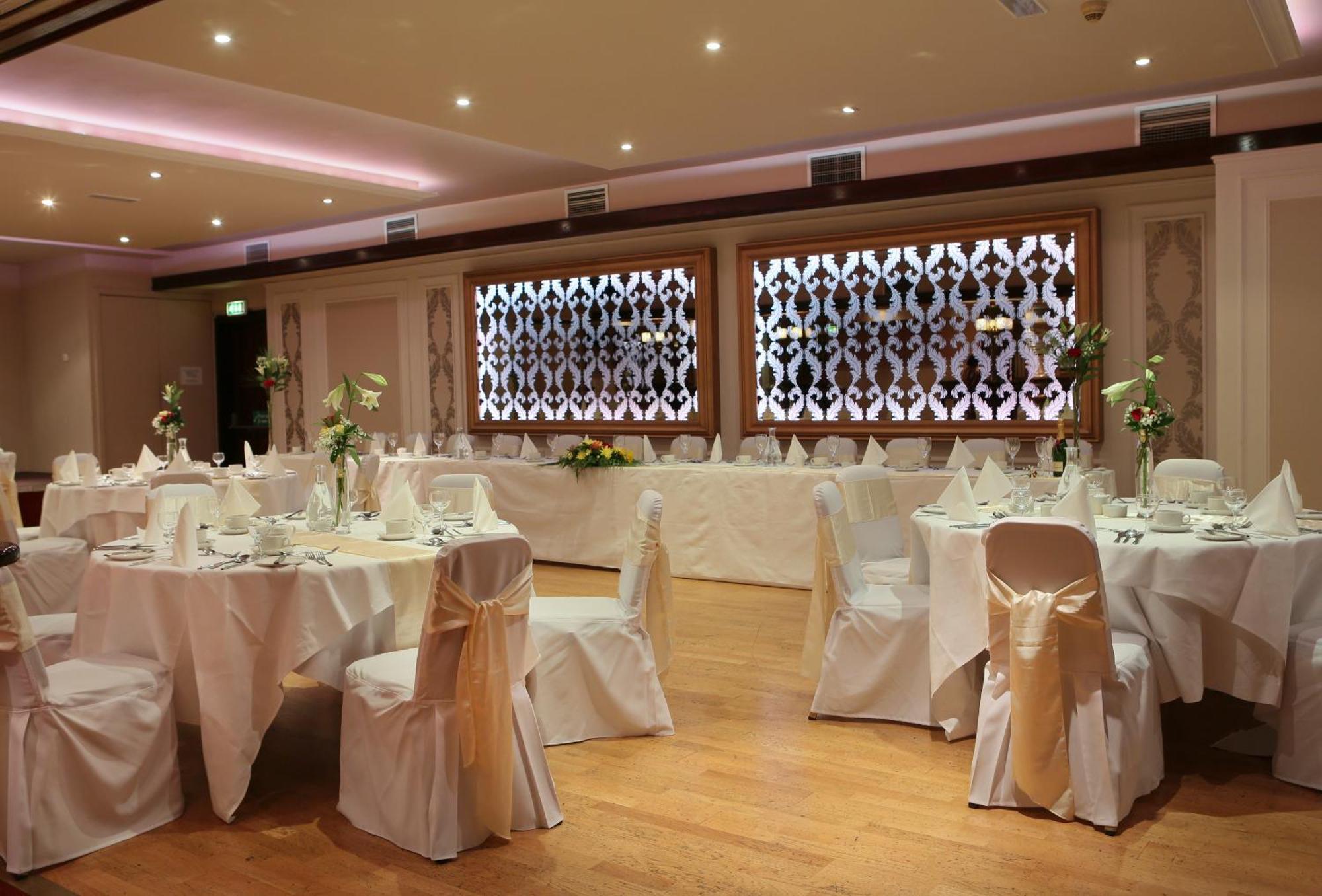 The Carraig Hotel Carrick-on-Suir Exterior photo